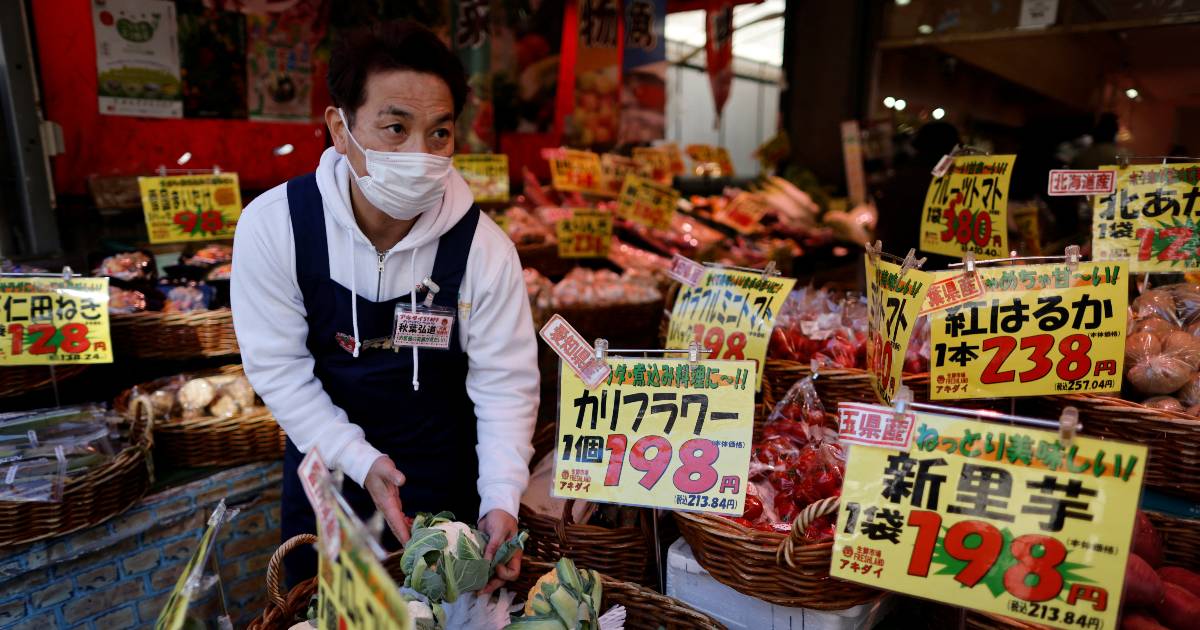 Tokyo core inflation slows to 2.4% in March