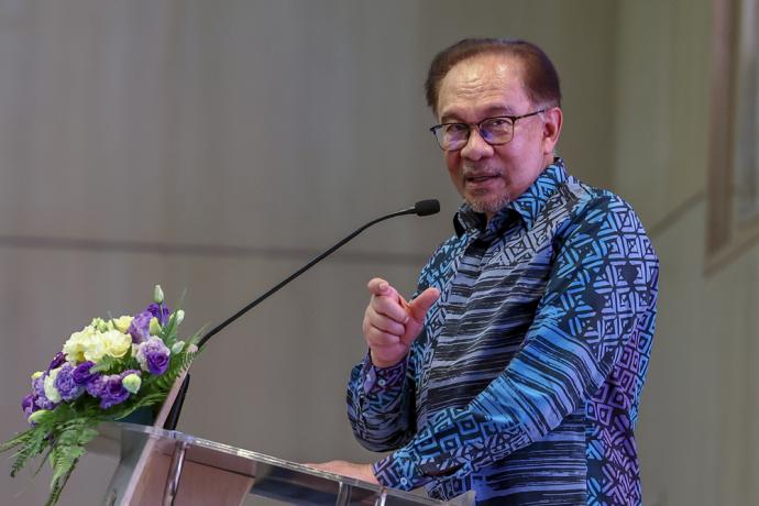 The Malaysian prime minister, Anwar, denied that the Forest City would open a casino in Malaysia.